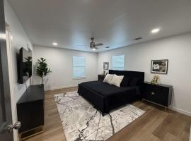 Royal Flush Villa - King Bed near WinStar，位于萨克维尔的酒店