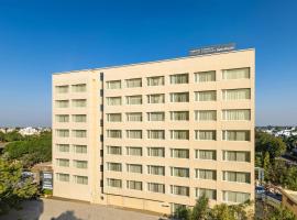 Temple Tree Hotel Shirdi, a member of Radisson Individuals，位于舍地的酒店