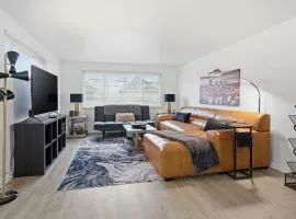 Modern 3-Bedroom Townhouse with Garage Parking in Mt. Lebanon