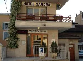 桑德拉酒店