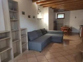 Grazioso appartamento con giardino e posto auto