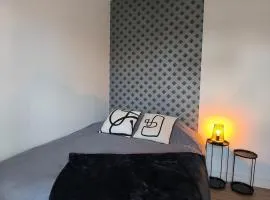 Le 6, bedandberry private parking
