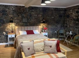 Aprosmeno Jacuzzi House 6，位于阿格罗斯的酒店