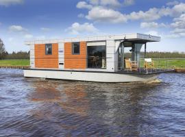 Hausboot und Zimmervermietung Boot & Bike Hansestadt Anklam，位于安克拉姆的酒店