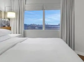 926 King Corner Near MetLife & American Dream