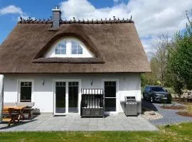 Holiday Home Reetdachhaus- Haus Hannes in Mellnitz by Interhome