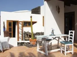 Apartment Appartement Casa Hibisco mit schönem Garten by Interhome