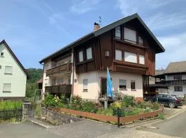 Apartment Freistehendes Ferienhaus mit Südbalkon by Interhome