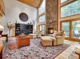 Spacious Lake Front Winter Retreat! Less than 10 Min to Big Boulder!