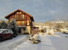 科多班农家乐，位于Lazuri的酒店