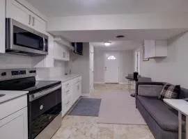 Work & Explore, Cozy Unit 5 Mi to UMD!