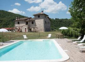 Agriturismo La Commenda-Adults Only，位于卡夏的酒店