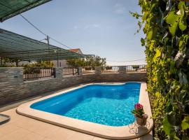 Holiday Home Petra，位于珀德垂那的酒店