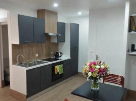 BEST PRICE #4 LA TUILERIE x4 people，位于Lods的酒店