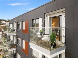Top Floor - Sunny Balcony - Seaside - Tønsberg，位于滕斯贝格的酒店