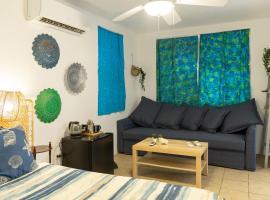 Trade Winds Restaurant & Guest House，位于别克斯的酒店