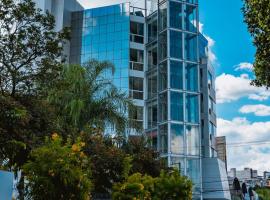 Verona Tower Hotel，位于迪维诺波利斯的酒店