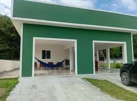 Casa espaçosa churrasqueira Wi-Fi há 2km do centro