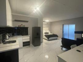 Pine Self-Catering Unit，位于温特和克的酒店