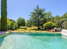 Joli mas "Rêve de lune" en plein coeur du Luberon，位于鲁西永的酒店