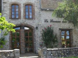 La Lucarne aux Chouettes，位于Villeneuve-sur-Yonne的酒店