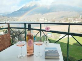 L'Ecrin de la Baie, Duplex les pieds dans l'eau avec Parking & Plage Privée，位于杜约特的酒店