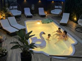 Wellness -Residenz Ehrhardt Urlaub mit Pool und Garten Ferienwohnung in Halberstadt，位于哈尔伯施塔特的酒店