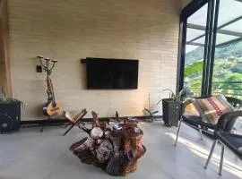 Casa Entre Montañas