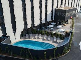 Ibis Lunel Petite Camargue，位于吕内尔的酒店