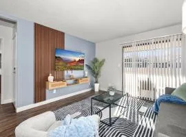 Tempe 2BR for 7 near ASU with Pools Gym Fire Pit Parking and Pet-Friendly Comfort