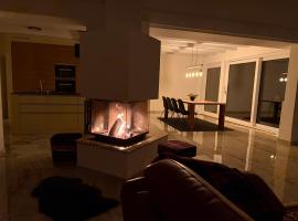 Seeliwood cheminée et confort région Schwarzsee，位于Tafers的酒店