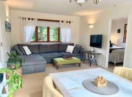 'Fox Cottage', just a stroll to Waikouaiti beach!，位于Beach Street的酒店