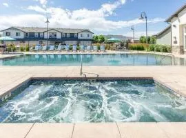 Classy Modern Townhome with Pool, Hot Tub and More!