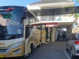 Khayyira Hotel Syariah Lumajang，位于Panjunan的酒店