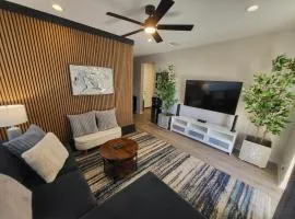 Private Retreat with Pool Spa BBQ 20 min to Disneyland and John Wayne Airport