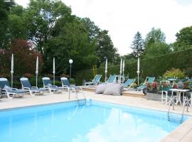 Logis Hôtel Auberge de L'Etang，位于Magnac-Bourg的酒店