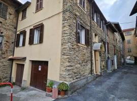 Il Girasole - Casa in pietra nel borgo di Ottano，位于Pornassio的酒店
