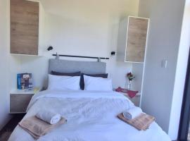 Lakritz A Place of Experience through Art，位于钦查的带停车场的酒店