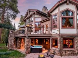 Cherry Ridge by AvantStay Incredible Mountain Mansion w Game Room Hot Tub Views