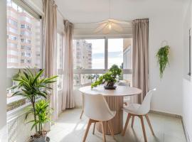 Playa a 2 min, vistas al mar, AC y piscina，位于托罗克斯的酒店