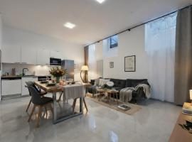 Yello Homes - Souterrain - Whirlpool - LuxuryStyle，位于纽伦堡的酒店