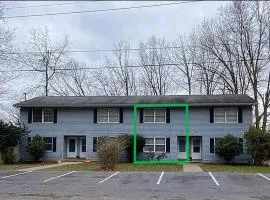 PSU 2br 2ba Townhome w Parking Near Campus Stadium