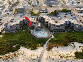 Oceanfront 3 bed 2 bath Condo Pool Pvt Bch Access，位于希普博特姆的酒店