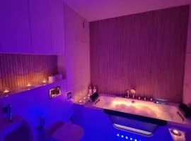 Apartament Corner Cappuccino z wanną z hydromasażem w centrum Tomaszowa! Parliamo anche Italiano!