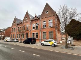 Spacious 3-Floor Holiday Home for 8 Guests，位于布雷的酒店