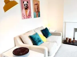 Horsham, 3 Bedroom 15 mile to Gatwick - free parking 1 Car
