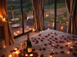 Tiny House RosaLodge OFFRE SAINT VALENTIN，位于Mallemoisson的酒店