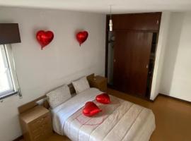 La vie rose chambre double avec salle de bain commune，位于阿普利亚的酒店