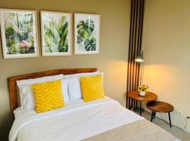 Cozy Camaya Coast Beach Villa with Roofdeck & FUN，位于马里韦莱斯的酒店