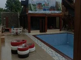 Rumah kayu cikareo Antonio montoe